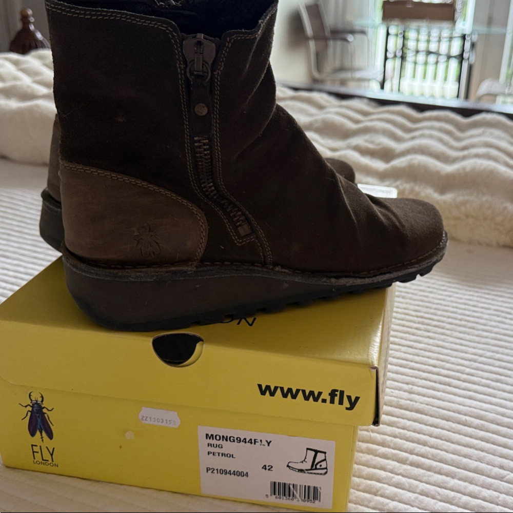 Fly London Women’s Mong boot size 42